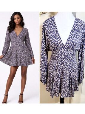 ZARA Feminine Floral V-Neck Fit & Flare Long Sleeve Mini Dress Size M💚